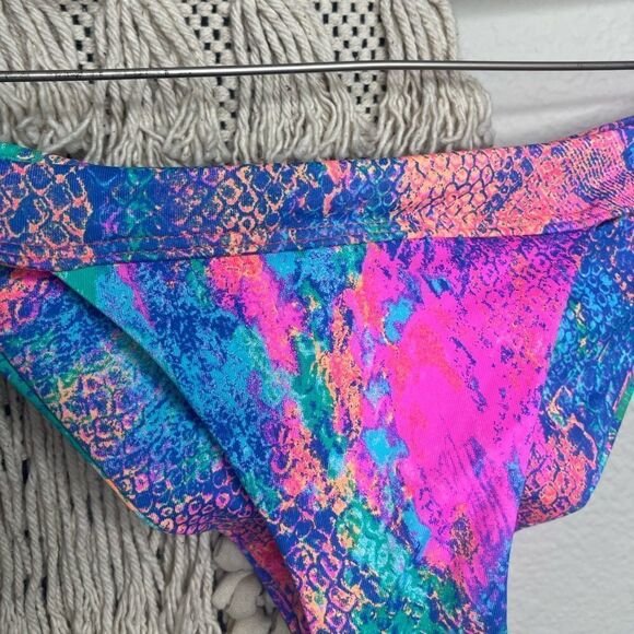 Salty Honey Neon LOW RIDER BOTTOM in VENOM Snakeprint - Picture 9 of 9